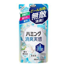  KAO Humming Feeling White Soap Кондиционер-ополаскиватель для белья, с антибактериальным эффектом, с нежным ароматом цветочного мыла, сменная упаковка 380мл., фото 1 